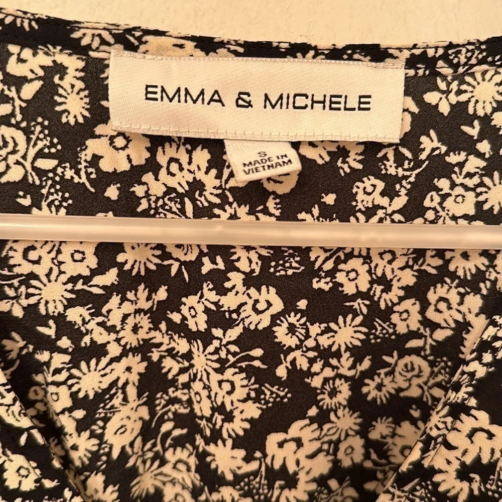 EMMA AND MICHELE 3/4 sleeve dress with slit! - Picture 3 of 9